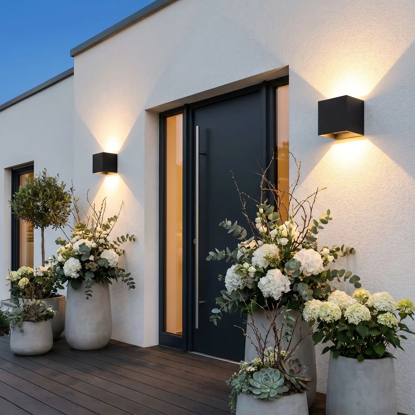 eclairage exterieur mural entree arrangement fleurs