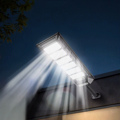 lampadaire 8000w dessus batiment