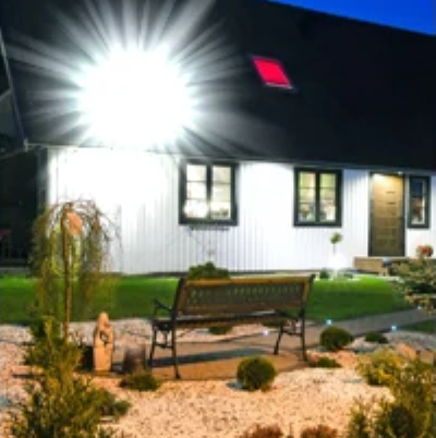 lampadaire 8000w sur toit eclairant jardin